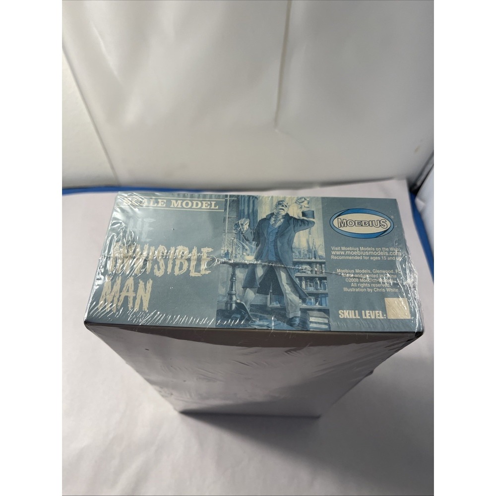 Moebius 1/8 Scale The Invisible Man Plastic Model Kit 903 Sealed New - Picture 5 of 16